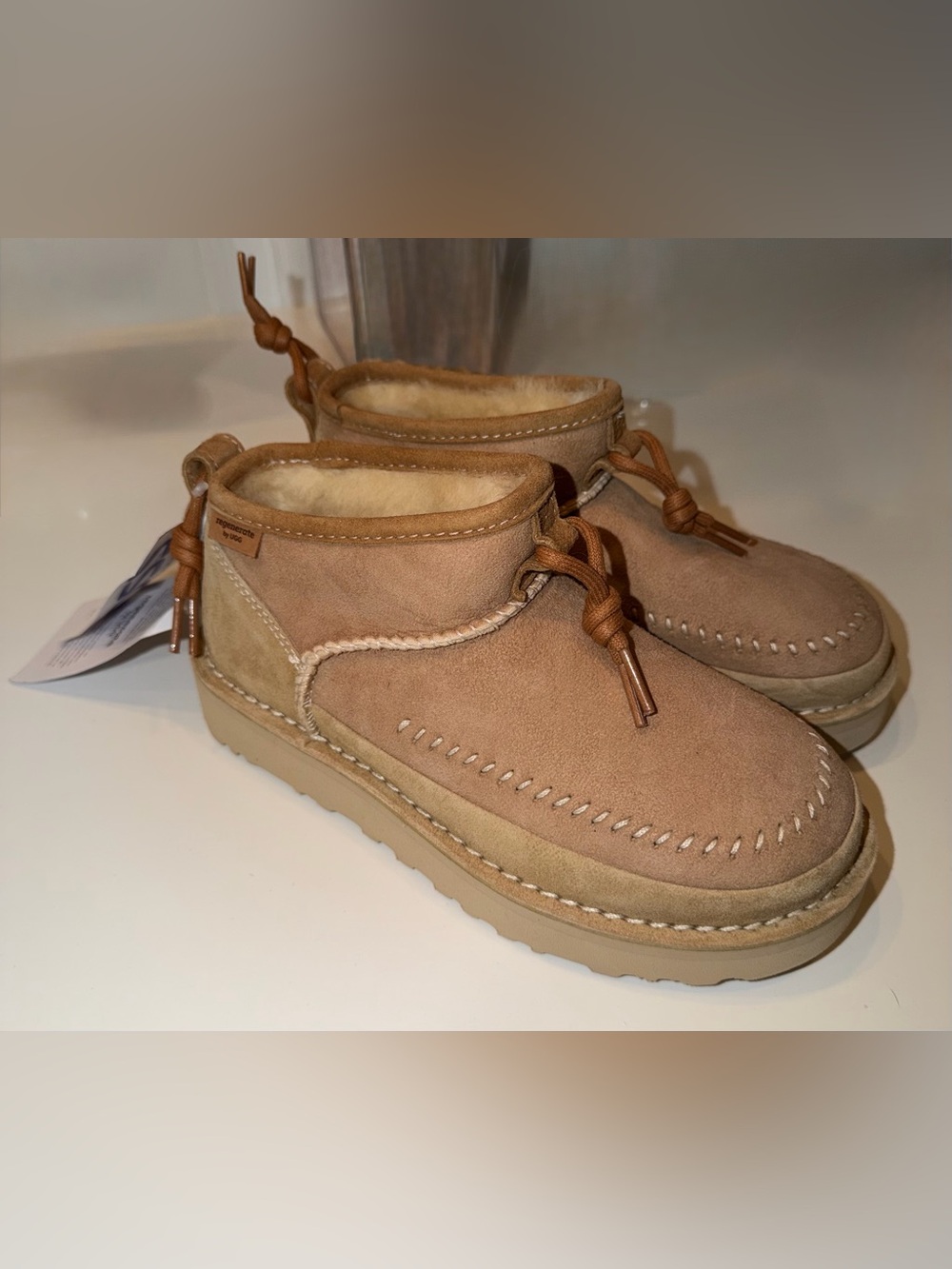 UGG NWT brown/tan ankle platform booties women’s size 5 MAKE AN OFFER🤎